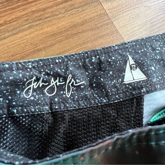 - Hurley | Swim Trunks - size 30 - Picture 8 of 8